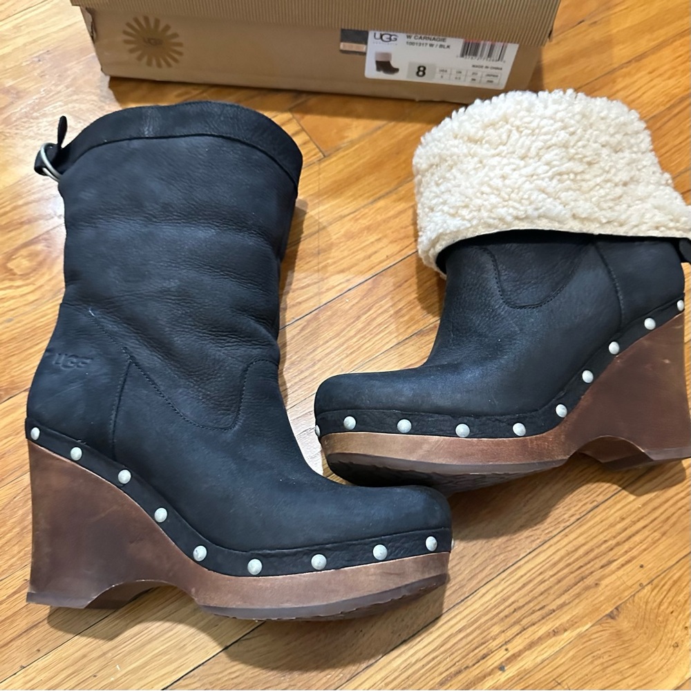 UGG CARNEGIE SUEDE SHEARLING LINED CONVERTIBLE WOOD WEDGE CLOG BOOTS BLK 8